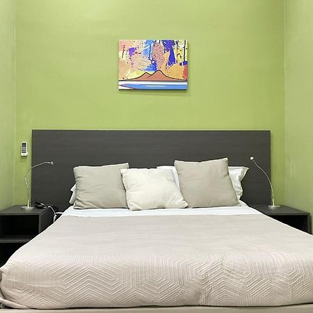 Holiday Naples Art Rooms Екстериор снимка