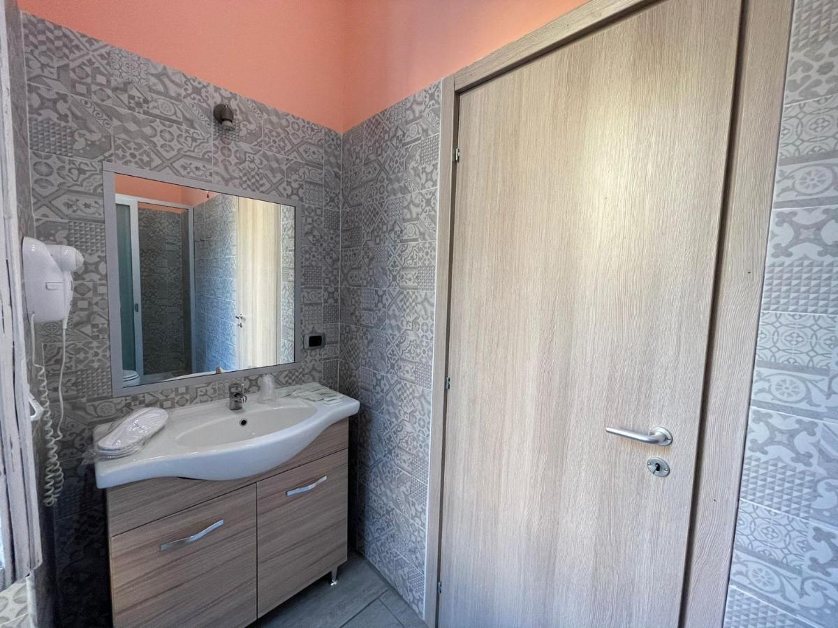 Holiday Naples Art Rooms Екстериор снимка