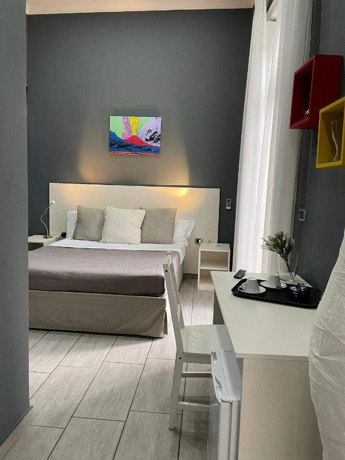 Holiday Naples Art Rooms Екстериор снимка